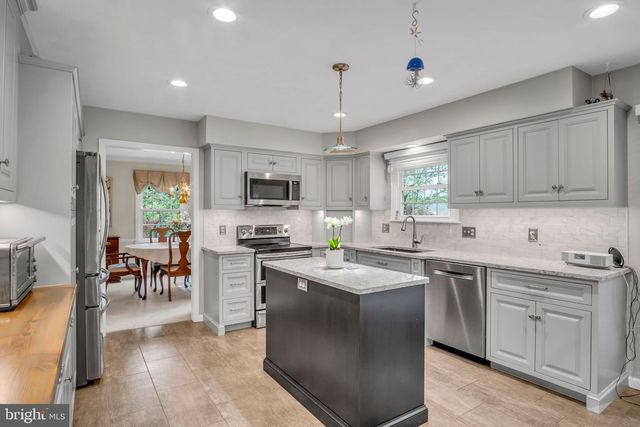 413 HOPI DR, Mechanicsburg, PA 17050
