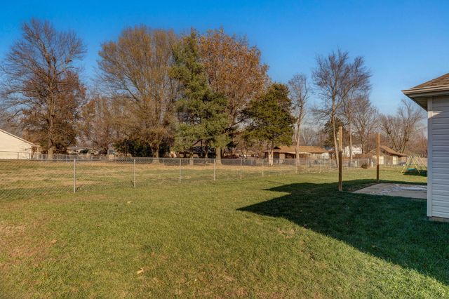 307 W Granada Street, Republic, MO 65738