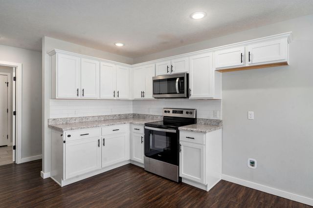 307 W Granada Street, Republic, MO 65738