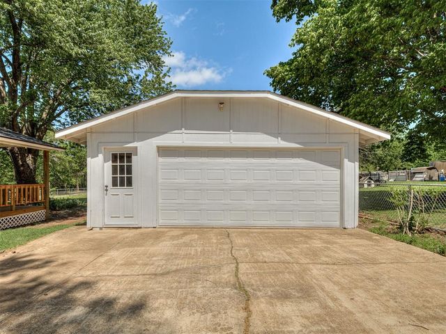 1019 E Etowah Road, Noble, OK 73068