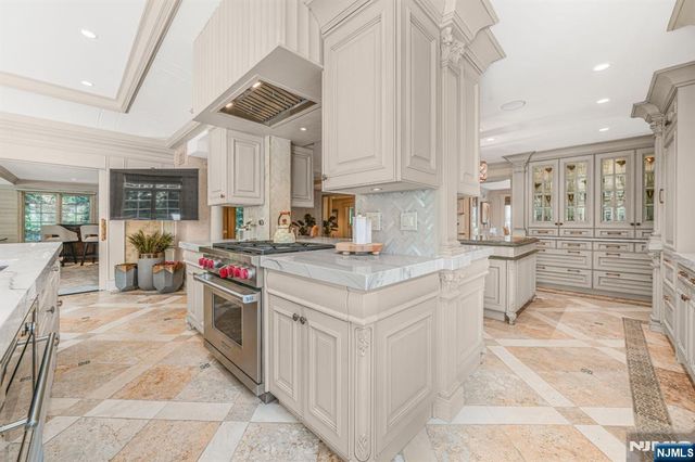 22 Fawn Drive, Montville Township, NJ 07045