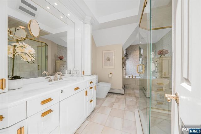 22 Fawn Drive, Montville Township, NJ 07045