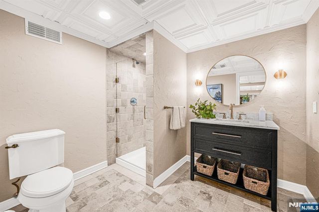 22 Fawn Drive, Montville Township, NJ 07045