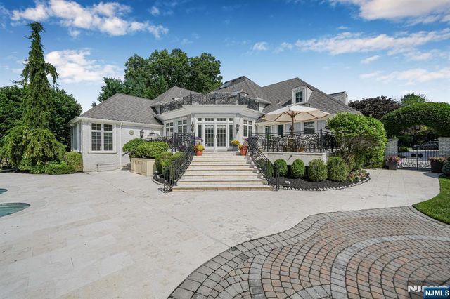 22 Fawn Drive, Montville Township, NJ 07045