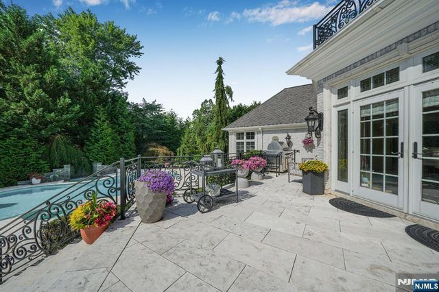 22 Fawn Drive, Montville Township, NJ 07045