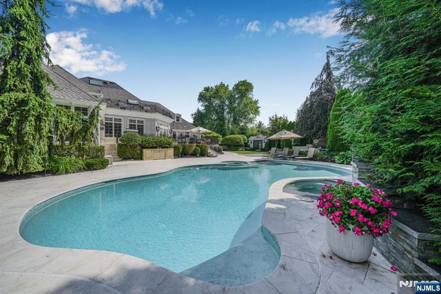 22 Fawn Drive, Montville Township, NJ 07045