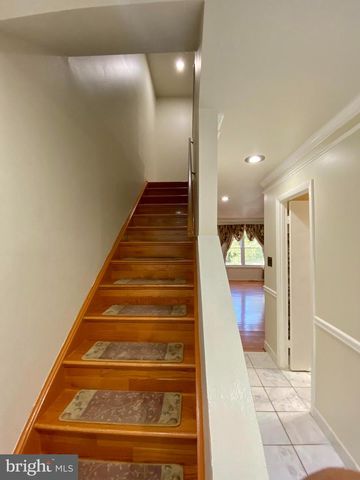 8852 CORK COUNTY CT, Springfield, VA 22152