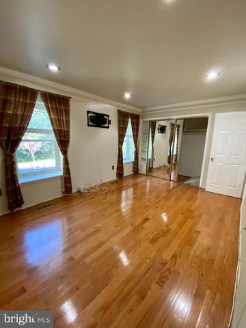 8852 CORK COUNTY CT, Springfield, VA 22152