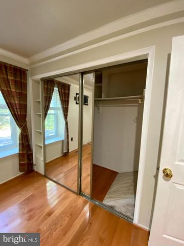 8852 CORK COUNTY CT, Springfield, VA 22152