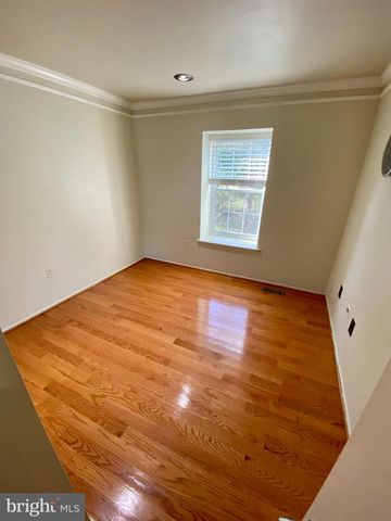 8852 CORK COUNTY CT, Springfield, VA 22152