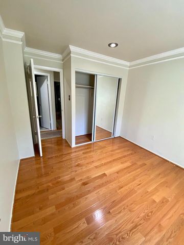 8852 CORK COUNTY CT, Springfield, VA 22152