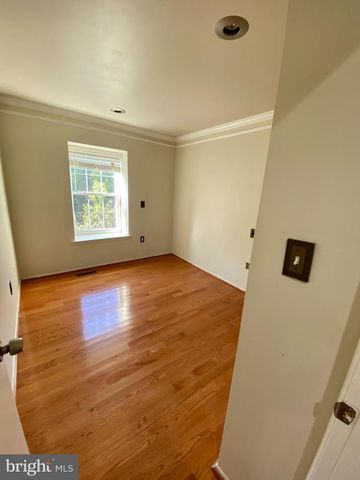 8852 CORK COUNTY CT, Springfield, VA 22152