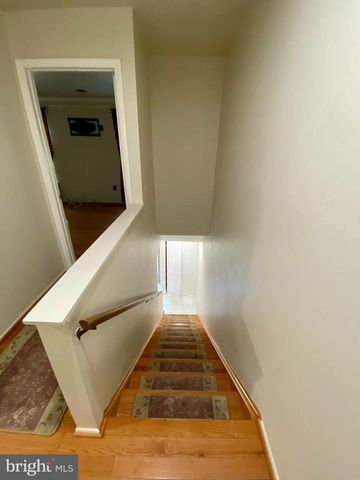 8852 CORK COUNTY CT, Springfield, VA 22152