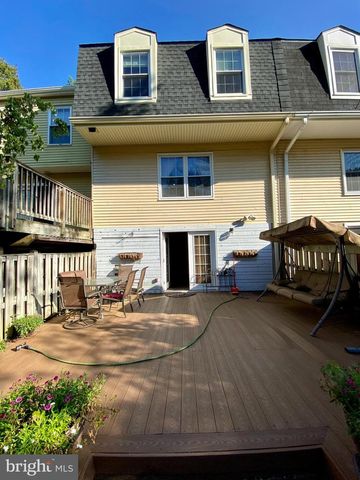 8852 CORK COUNTY CT, Springfield, VA 22152