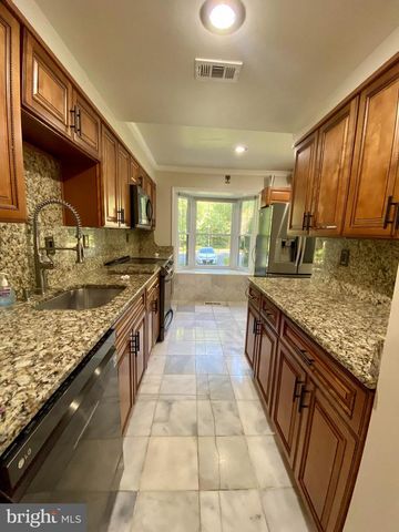 8852 CORK COUNTY CT, Springfield, VA 22152