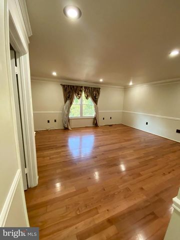 8852 CORK COUNTY CT, Springfield, VA 22152