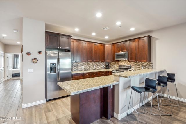 6145 E Cave Creek Road 203, Cave Creek, AZ 85331