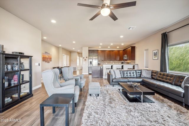 6145 E Cave Creek Road 203, Cave Creek, AZ 85331