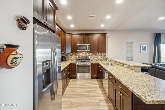 6145 E Cave Creek Road 203, Cave Creek, AZ 85331