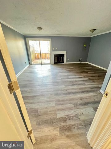 4504 BLUE JAY CT, Woodbridge, VA 22193