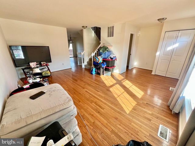 4504 BLUE JAY CT, Woodbridge, VA 22193