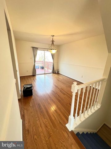 4504 BLUE JAY CT, Woodbridge, VA 22193