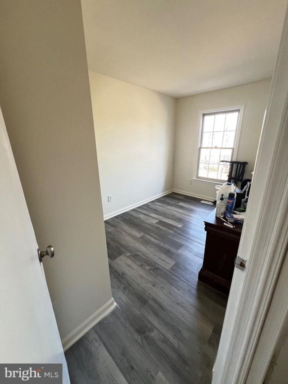 Image 11 of property listing at 4504 BLUE JAY CT, Woodbridge, VA 22193