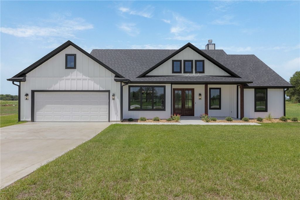 102 Pueblo Drive, Caldwell, TX 77836 — exterior