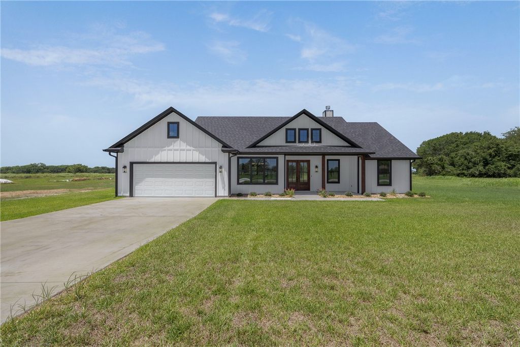 102 Pueblo Drive, Caldwell, TX 77836 — photo 3