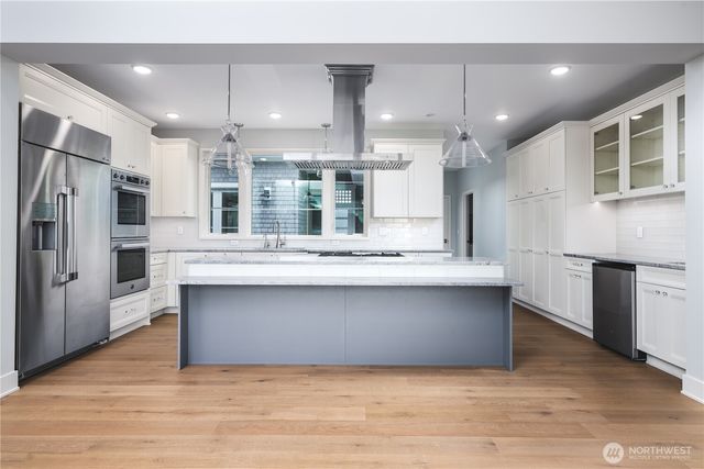 2215 Skyline Way, Anacortes, WA 88221