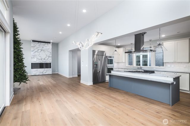 2215 Skyline Way, Anacortes, WA 88221