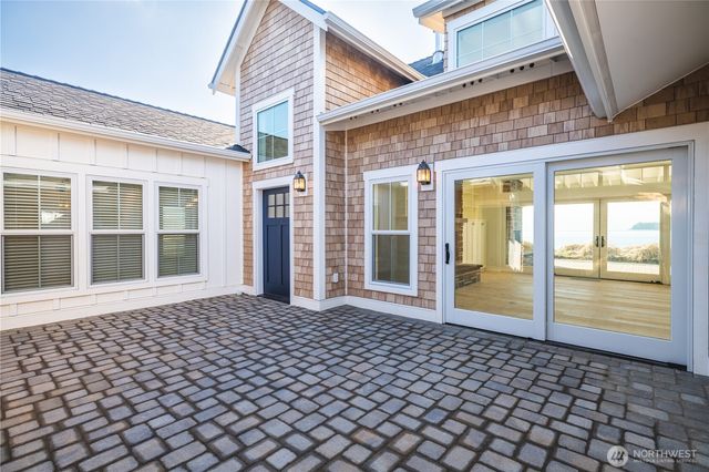 2215 Skyline Way, Anacortes, WA 88221