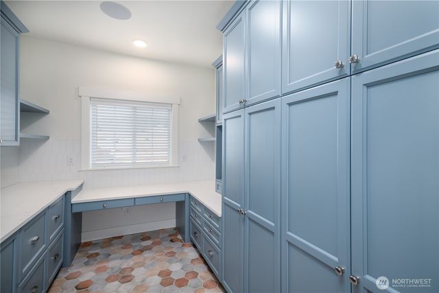 2215 Skyline Way, Anacortes, WA 88221