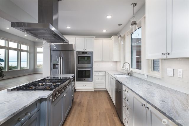 2215 Skyline Way, Anacortes, WA 88221