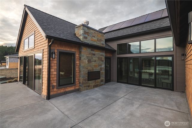 2215 Skyline Way, Anacortes, WA 88221