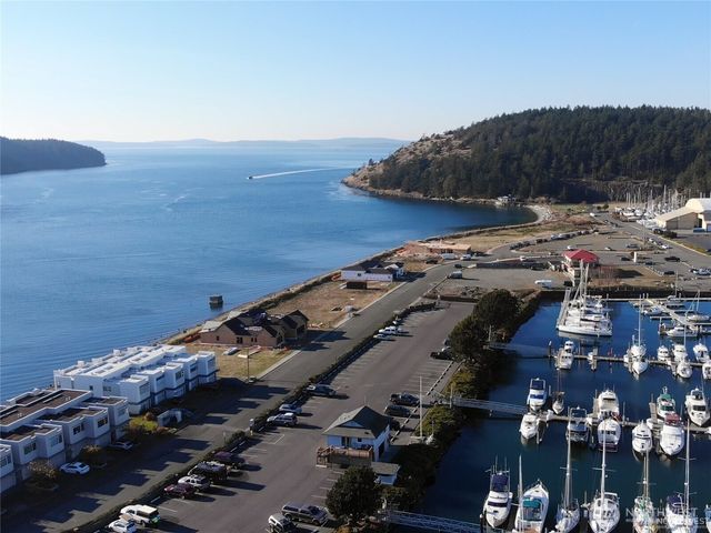 2215 Skyline Way, Anacortes, WA 88221