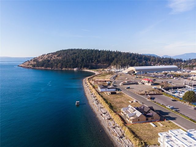 2215 Skyline Way, Anacortes, WA 88221