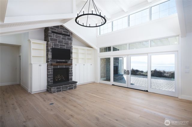 2215 Skyline Way, Anacortes, WA 88221