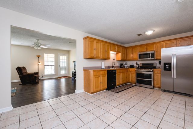 9 Hummingbird Drive, Vilonia, AR 72173