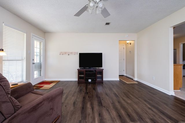 9 Hummingbird Drive, Vilonia, AR 72173