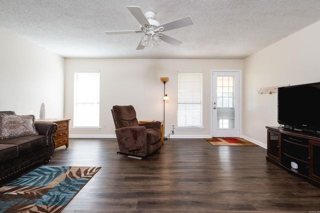 9 Hummingbird Drive, Vilonia, AR 72173