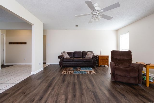 9 Hummingbird Drive, Vilonia, AR 72173