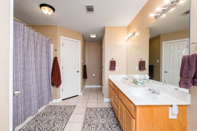 9 Hummingbird Drive, Vilonia, AR 72173