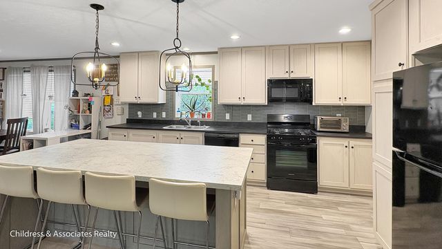 7045 Shamley Avenue NE, Belmont, MI 49306