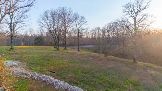 102 Highwater Rd, Waverly, TN 37185