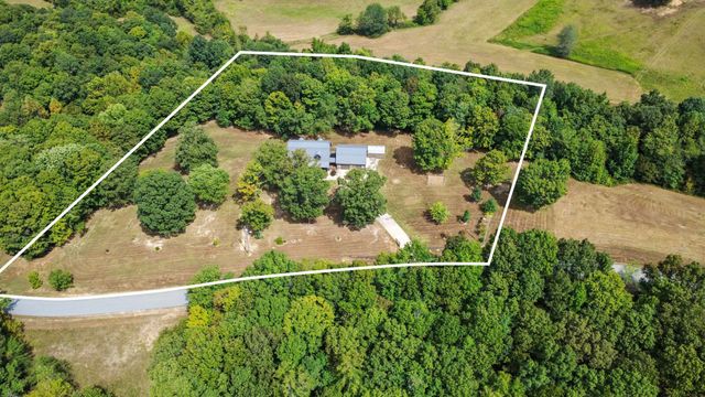 102 Highwater Rd, Waverly, TN 37185