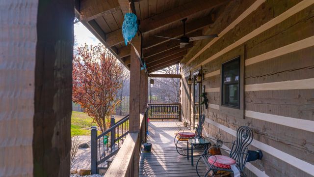 102 Highwater Rd, Waverly, TN 37185