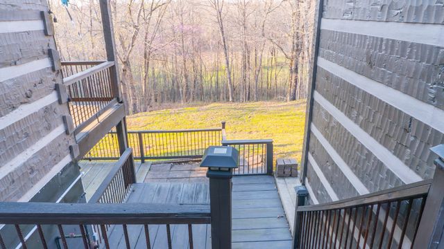 102 Highwater Rd, Waverly, TN 37185