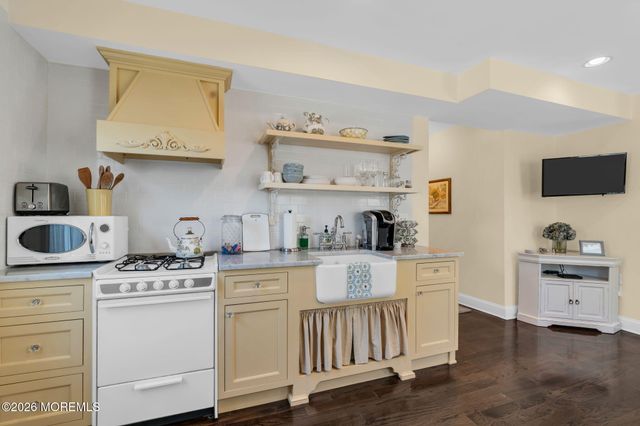 32 Heck Avenue, Ocean Grove, NJ 07756