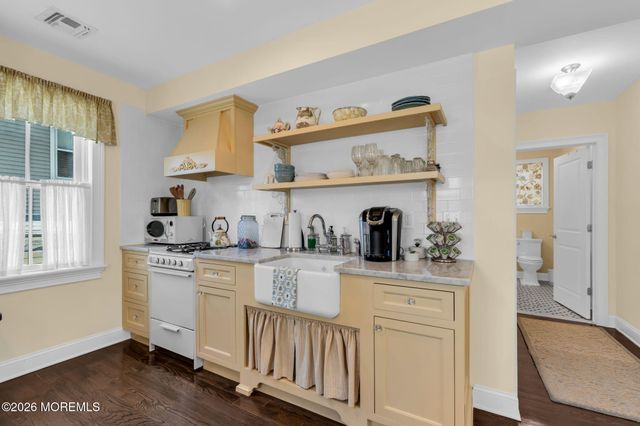 32 Heck Avenue, Ocean Grove, NJ 07756